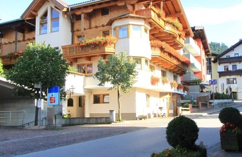 Reith im Alpbachtal Apartment | Quiet location with balcony, double bed and bunk bed (Apartment 4)
