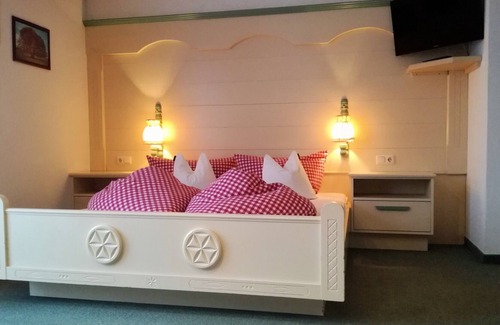 Reith im Alpbachtal Apartment | Quiet location with balcony, double bed and bunk bed (Apartment 4)