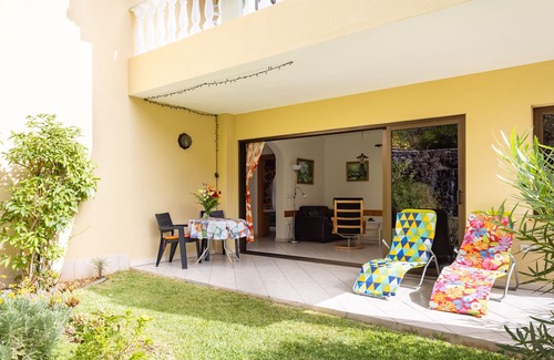 Santa Ursula Apartment | quiet location, 2 terraces, 2 gardens, with pool, barbecue area and parking