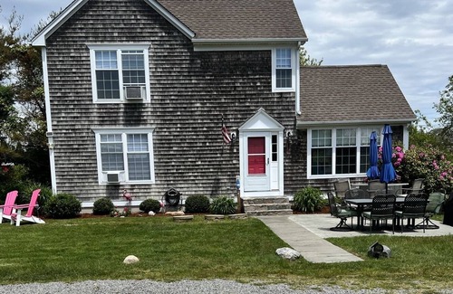 Matunuck House | Quiet location -Great for Families- walk to Beach/ ice cream