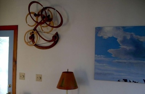 Chandler Cottage | Quiet Lofted Cabin 4 Miles from Edom, an Art Community.
