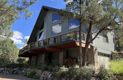 Young Cabin | Quiet Luxury-Tall Pines-3 Bedroom-2.5acres-Sleeps 15-Swim & Fish 5mins to creek!