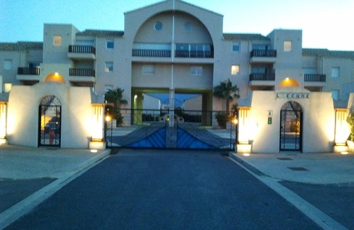 Saint-Cyprien Plage Apartment | QUIET, LUXURY, VERY LARGE TERRACE, SWIMMING POOL, 800 M FROM THE BEACH, REFURBISHED