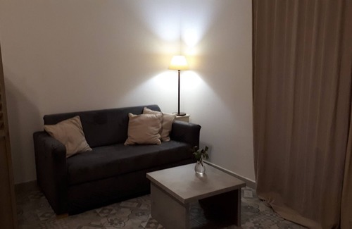 La Mole Apartment | Quiet Mazet in the heart of the vines. Swimming pool.