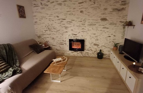 Chanzeaux House | Quiet Mellona gite in the Hyrôme valley at the foot of the Anjou vineyards
