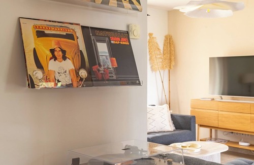 Le Mesnil-Lieubray Villa | Quiet, modern family cocoon 1h30 from Paris. Sleeps 12, ideal for families