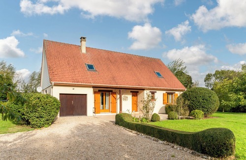 Le Mesnil-Lieubray Villa | Quiet, modern family cocoon 1h30 from Paris. Sleeps 12, ideal for families