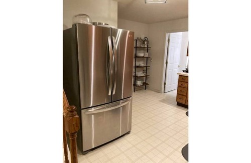 Mishawaka House | Quiet ND Area Home W/Pool, Hot Tub, home Theater.