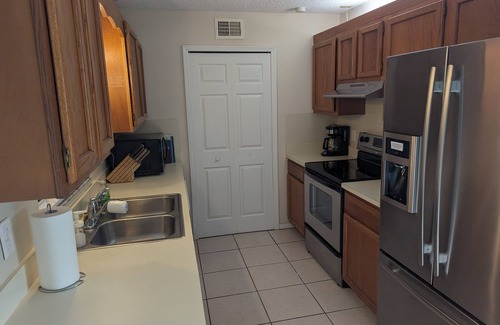 Port Saint Lucie House | Quiet neighborhood, short drive to the best of Treasure Coast! Summer only $89!