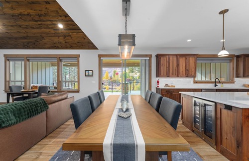 Pateros House | Quiet New Home on Methow River secluded! Near Golf, Trails and Winery’s