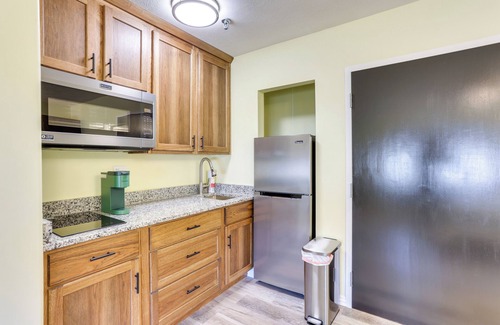 Oakland City Apartment | Quiet Oakland City Studio: Walk Downtown!