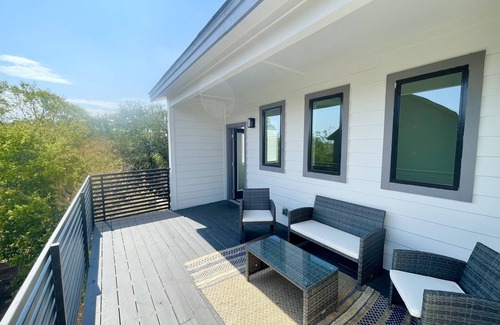 St. Johns House | Quiet Oasis 10 min from Downtown, New Build 2022!