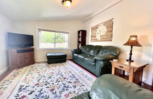 Seal Harbor House | Quiet oasis across the street from Acadia and just steps from the harbor