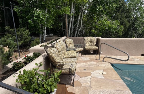 La Tierra House | Quiet, off the grid with Mountain Vista’s