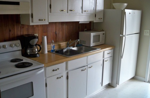 Gainesville Condo | Quiet One and Two Bedroom Condos on Lake Lanier at Port Royale Marina