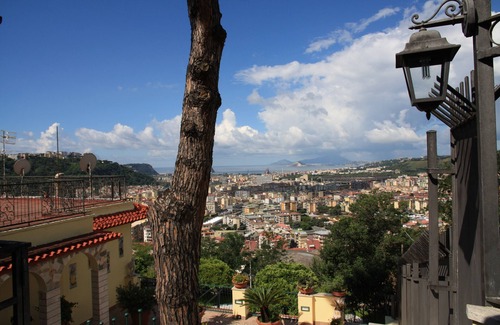 Naples Apartment | quiet panoramic studio with terrace and wi-fi