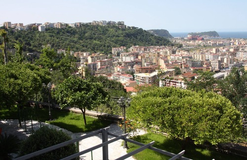 Naples Apartment | quiet panoramic studio with terrace and wi-fi