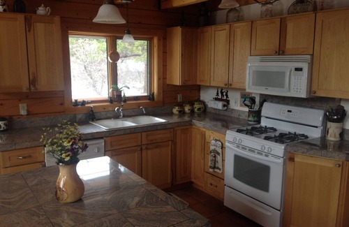 Rye Cabin | Quiet, peaceful log home on 40 acres with nature right out the door.