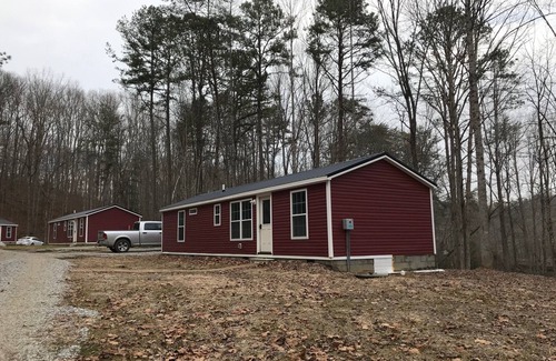 Pittsburg Cottage | Quiet, Private 2 BR/1.5BA Unit ~ Lake View, next to Wood Creek Boat Dock