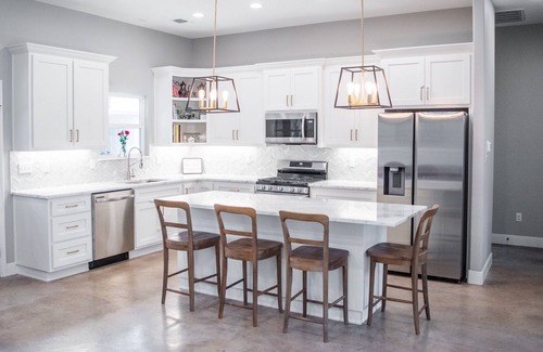 Fayetteville House | Quiet/private location, close to Round Top & small child friendly!