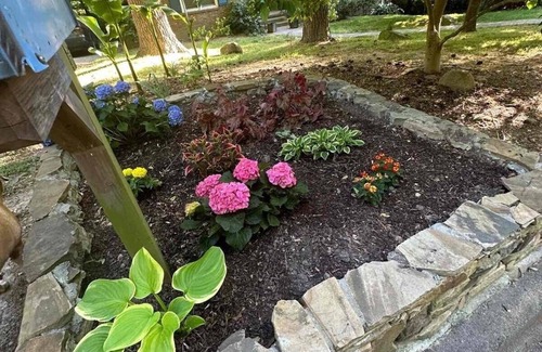 Chapel Hill Apartment | Quiet, quaint 2 bedroom 2 bath upstairs apartment 3.5 miles from UNC