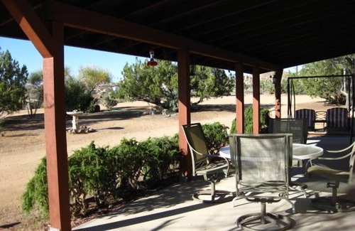 Yucca Valley House | Quiet , relaxing 2 1/2 acre Hilltop home bordering Nature Preserve