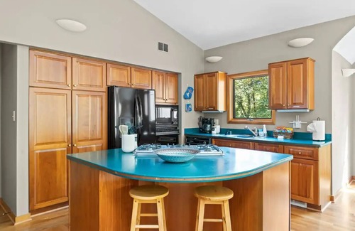 Lincolnia House | Quiet relaxing AlexandriaVA WashingtonDC Arlingtonnn