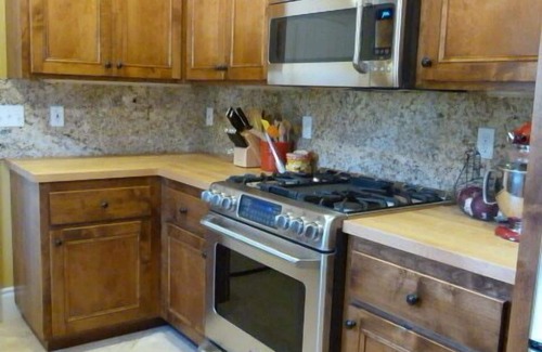 Eldridge Cottage | Quiet & Relaxing Cottage Nestled Next To an Orchard Minutes to Town Square