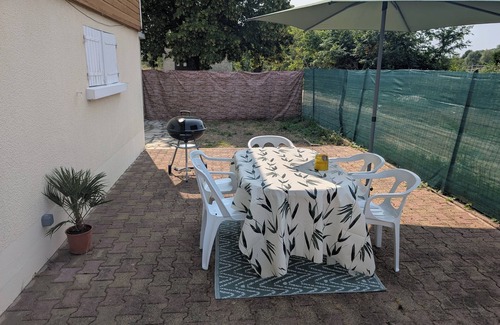 Noyers-sur-Cher Apartment | Quiet, relaxing location 9 minutes from the zoo and close to the châteaux.