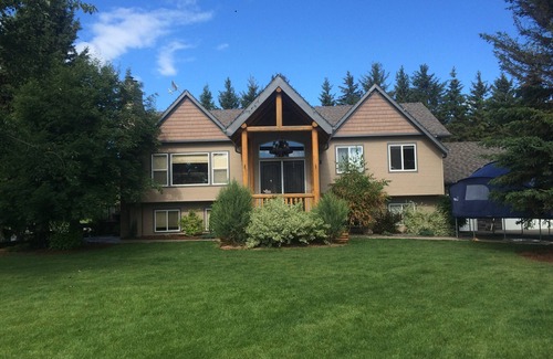 Markerville House | Quiet relaxing home on acreage just minutes from Sylvan Lake