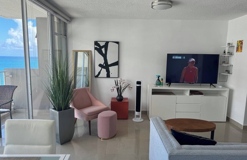 Isla Verde Apartment | Quiet Relaxing Ocean View studio at Coral Beach