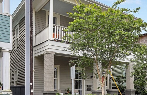 Historic Downtown Savannah Apartment | Quiet Renovated Apartment Close to Forsyth with Parking by Lucky Savannah