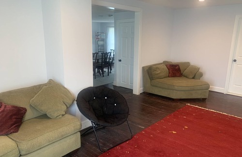 Camp Springs House | Quiet Retreat Minutes from the heart of Washington, DC