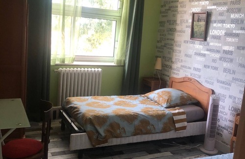 Cholet Bed & Breakfast | Quiet rooms 10 minutes from C. Ville