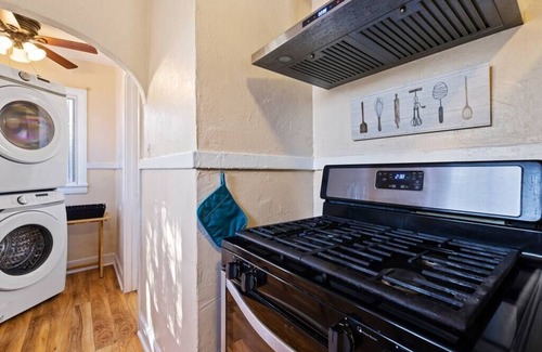 Garfield House | Quiet Roosevelt Row Escape Clean Dog Friendly