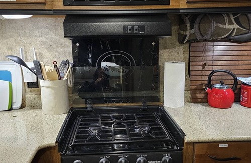 Lenore House | Quiet RV in a country setting with spectacular river views