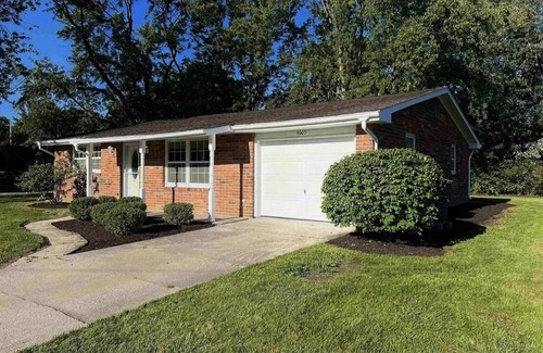 Fort Wayne House | Quiet & Safe Area 3BR K&Q Beds Entire Home Full Kitchen Free Coffee Wifi