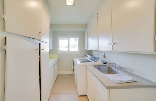 Salinas House | Quiet Salinas Vacation Rental 10 Mi to Beach