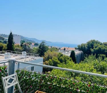 Le Mourillon Apartment | Quiet, sea view terrace, parking, air conditioning, beach, x6
