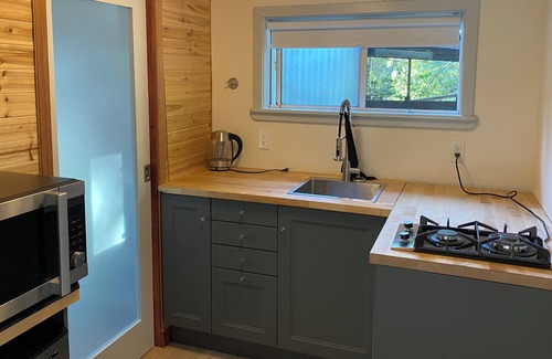 Sebastopol Apartment | Quiet, serene getaway in the countryside. 10min from the town of Sebastopol.