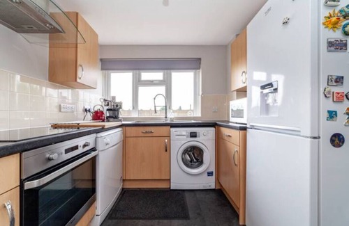 Edmonton Apartment | Quiet & Spacious 2BR Flat w/Garden near Edmonton
