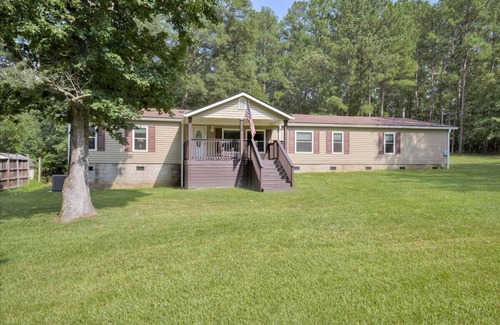Lincolnton House | Quiet spacious getaway at Indian Cove on Clark’s Hill-Thurmond Lake.