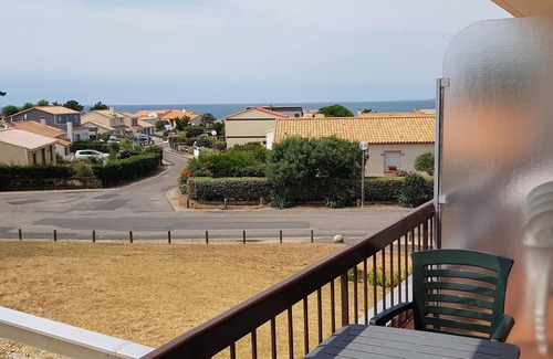 Saint-Michel-Chef-Chef Apartment | Quiet studio 150 m from the beach and sea view