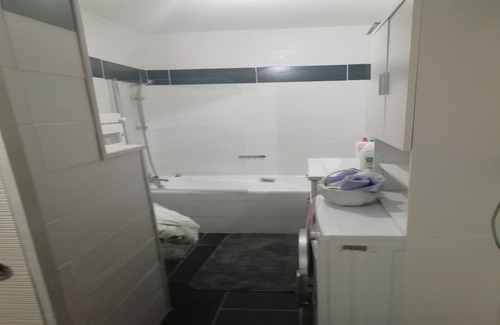 Plogoff Apartment | Quiet studio 100 metres from the beach and thalasso centre