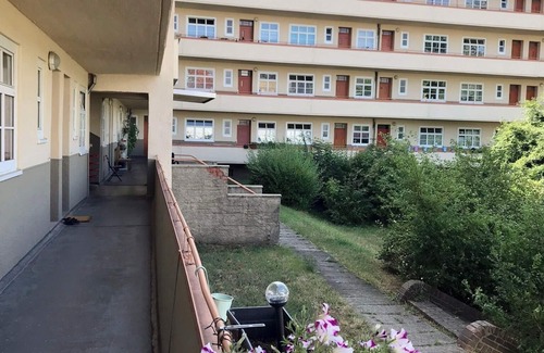 Erfurt Apartment | Quiet studio apartment - living close to the center in a Bauhaus monument