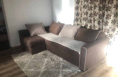 Cabesti Apartment | Quiet studio in a small village