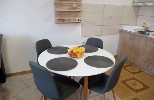 Cove Parja Cabin | Quiet suburban studio with Organic garden acess and breakfast options
