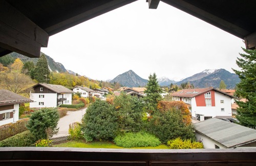 Oberstdorf Apartment | Quiet, sunny location, directly in Oberstdorf, all cable cars can be booked free of charge