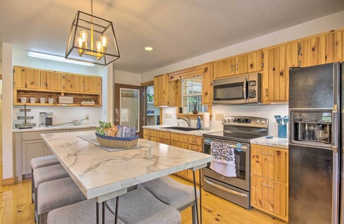 Tignall Cabin | Quiet Tignall Getaway Near Lake w/Boat Dock
