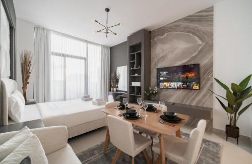 Dubai Apartment | Quiet Top-Floor Studio Near Metro with Free Baby Gear